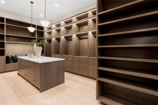 Detail Gallery Image 35 of 62 For 19026 Sprague St, Tarzana,  CA 91356 - 6 Beds | 6/1 Baths