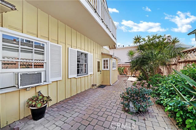 Detail Gallery Image 9 of 44 For 2711 Seaview Ave, Corona Del Mar,  CA 92625 - 2 Beds | 2 Baths