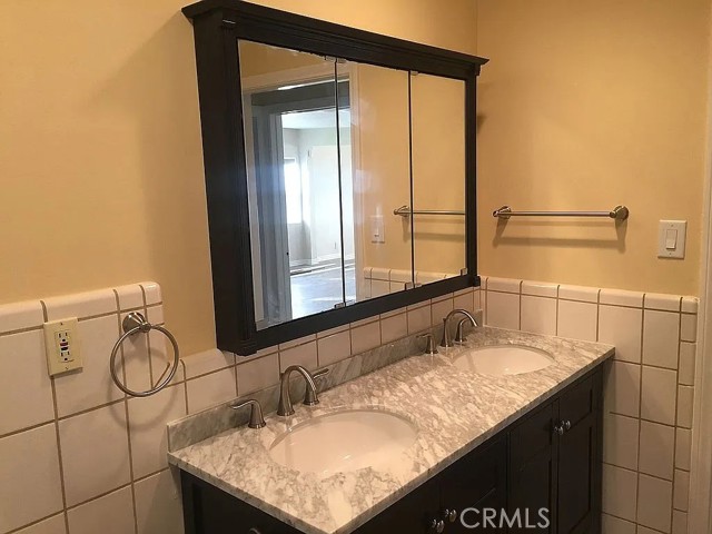 Image 8 of 25 For 124 Naomi