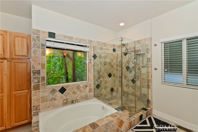 24586 Horst Drive, Crestline CA: https://media.crmls.org/medias/d9cfb9ba-0527-4d1b-bdae-d37c83b41040.jpg