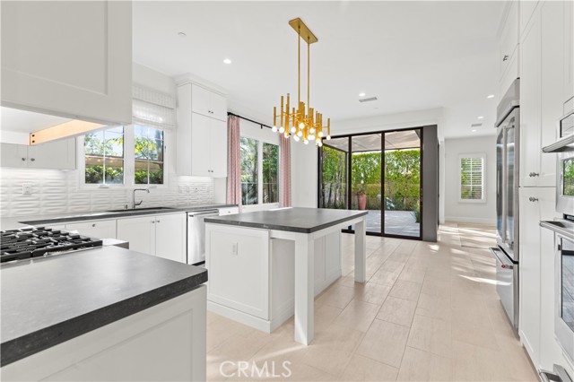 Detail Gallery Image 7 of 49 For 111 Vigna, Irvine,  CA 92602 - 4 Beds | 3 Baths