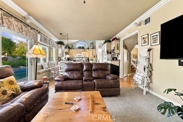 4 Bed Home for Sale in Saugus, California