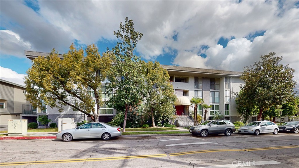 930 N Louise Street 103, Glendale, CA 91207