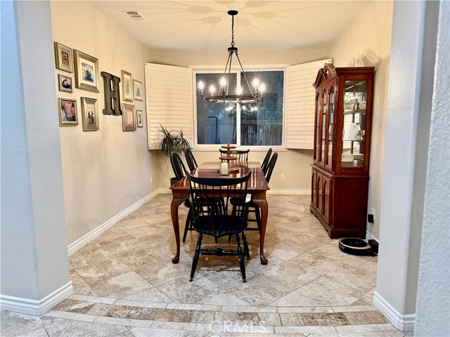 Detail Gallery Image 15 of 43 For 2274 Dwight Ct, Rosamond,  CA 93560 - 5 Beds | 3 Baths