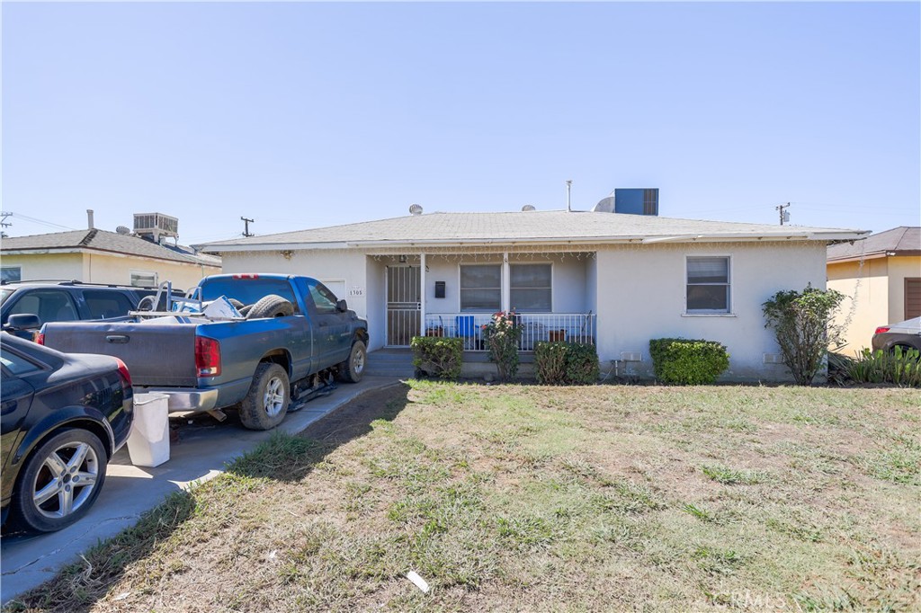 1305 Castaic