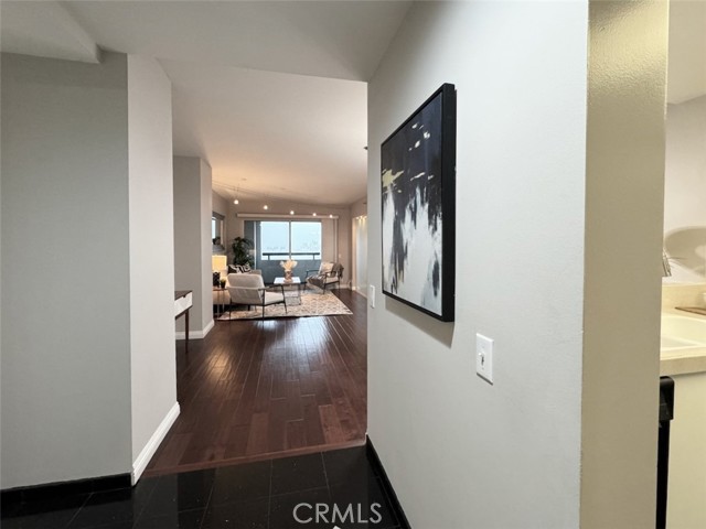 Detail Gallery Image 6 of 57 For 525 E Seaside Way #305,  Long Beach,  CA 90802 - 2 Beds | 1/1 Baths