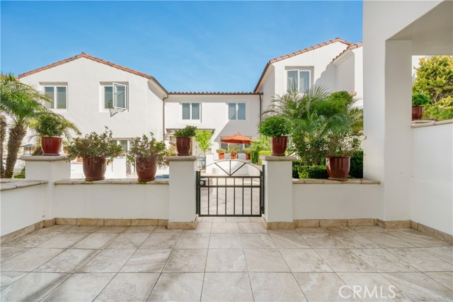 Detail Gallery Image 13 of 25 For 401 Seaward Rd #2,  Corona Del Mar,  CA 92625 - 3 Beds | 2/1 Baths