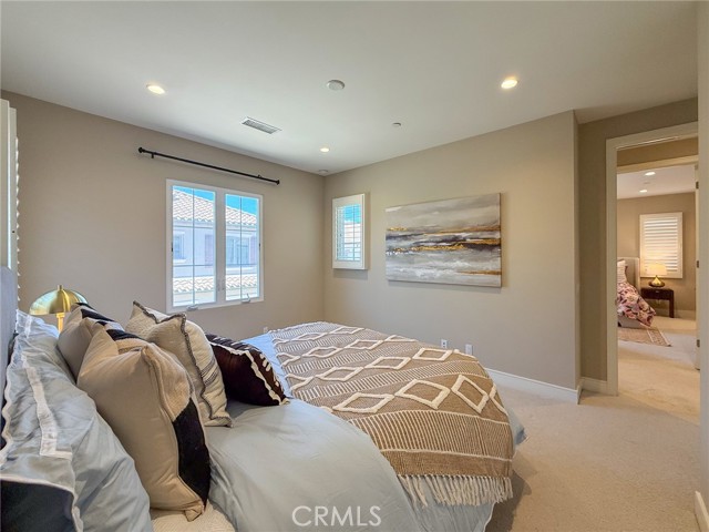 142 Dolci, Irvine CA: https://media.crmls.org/medias/d9d3ed8d-586a-46ed-b1c8-a6ad09274d68.jpg