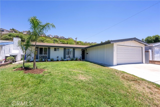 27384 Crossglade Ave, Canyon Country, CA 91351