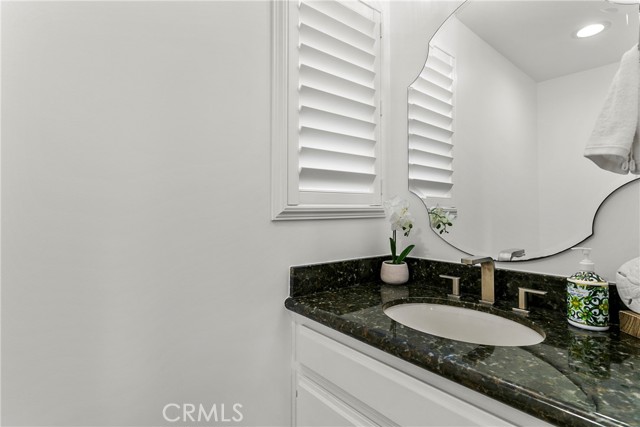 Detail Gallery Image 20 of 31 For 21066 Poolside, Huntington Beach,  CA 92648 - 2 Beds | 2/1 Baths