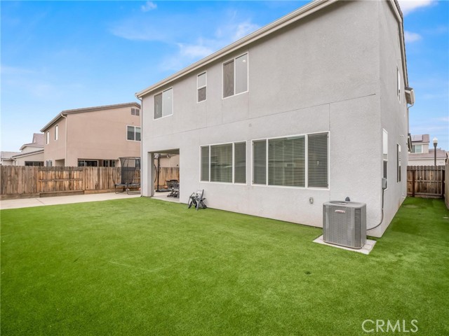 Detail Gallery Image 4 of 36 For 4080 San Jose, Clovis,  CA 93619 - 3 Beds | 3 Baths