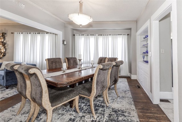 1010 N Madison Avenue, Pasadena CA: https://media.crmls.org/medias/d9d79516-d1f2-4f86-b741-2182f7291956.jpg