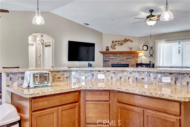 Detail Gallery Image 6 of 14 For 11988 Pecos, Apple Valley,  CA 92308 - 3 Beds | 2 Baths