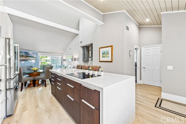 Detail Gallery Image 11 of 27 For 17294 Citron, Irvine,  CA 92612 - 2 Beds | 2 Baths