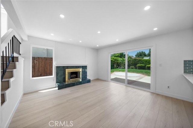 19735 Blythe Street, Winnetka CA: https://media.crmls.org/medias/d9d8943d-cc84-4350-b416-0babc370db66.jpg