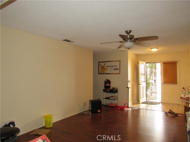 26250 Spaniel Lane, Menifee CA: https://media.crmls.org/medias/d9d8f2ed-bd0f-42ce-a05c-9b81523d83ad.jpg