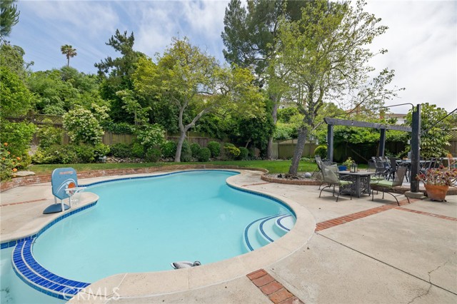 29304 Indian Valley Road, Rolling Hills Estates, California 90275, 4 Bedrooms Bedrooms, ,1 BathroomBathrooms,Residential,Sold,Indian Valley,SB23106630