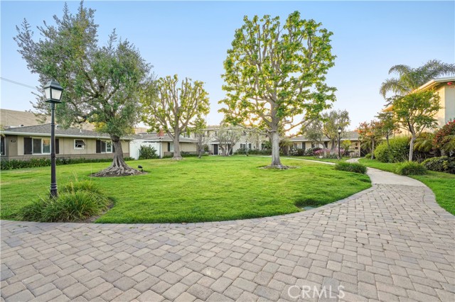 1741 Tustin Avenue, Costa Mesa CA: https://media.crmls.org/medias/d9d93deb-cd5a-426e-9a71-ab9d4d002839.jpg