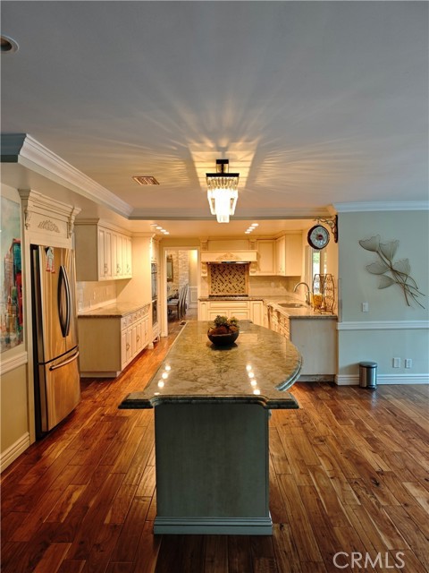 Detail Gallery Image 9 of 42 For 6000 Highland Ave, Yorba Linda,  CA 92886 - 4 Beds | 3/1 Baths