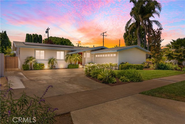950 N Milford Street, Orange CA: https://media.crmls.org/medias/d9da7cb8-81ba-4048-b8d2-ed3823e13eca.jpg