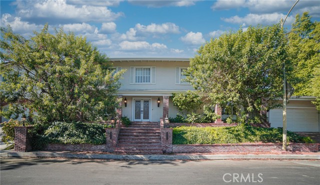 Detail Gallery Image 1 of 35 For 3551 Westfall Dr, Encino,  CA 91436 - 4 Beds | 2/1 Baths