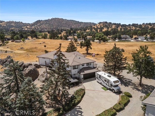 Detail Gallery Image 3 of 42 For 18581 St Andrews Dr, Tehachapi,  CA 93561 - 4 Beds | 3/1 Baths