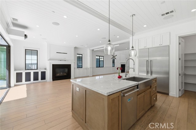 Detail Gallery Image 18 of 59 For 1405 Oak Ave, Manhattan Beach,  CA 90266 - 4 Beds | 4/1 Baths