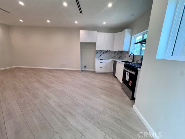 Detail Gallery Image 9 of 31 For 10787 Las Lunitas Ave, Tujunga,  CA 91042 - 2 Beds | 2 Baths