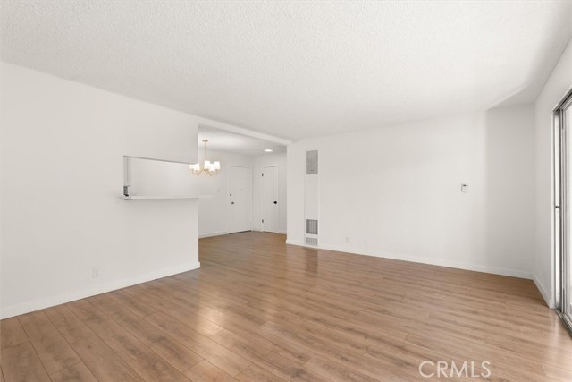 Detail Gallery Image 6 of 33 For 805 Glenway #105,  Inglewood,  CA 90302 - 2 Beds | 2 Baths