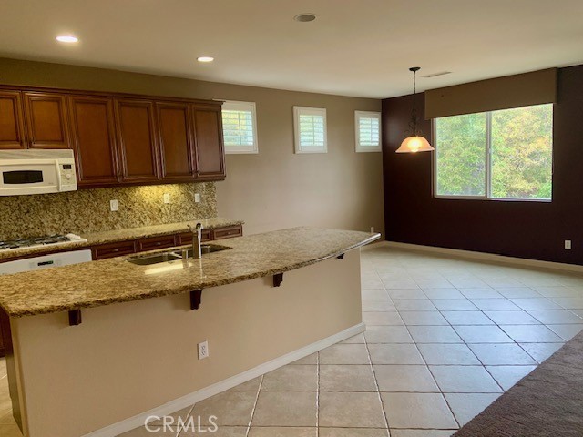 Detail Gallery Image 12 of 43 For 8822 Cuyamaca, Corona,  CA 92883 - 2 Beds | 2 Baths