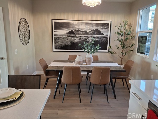 Detail Gallery Image 7 of 30 For 109 S Laxore St #303,  Anaheim,  CA 92804 - 4 Beds | 3/1 Baths