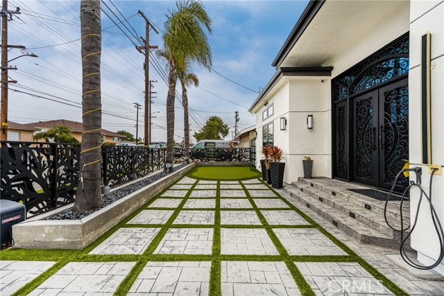 23118 Pennsylvania Avenue, Torrance CA: https://media.crmls.org/medias/d9de5013-34af-4d23-b683-db471e10129b.jpg