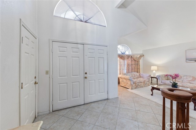 40420 Valiente Drive, Palmdale CA: https://media.crmls.org/medias/d9de8f9d-1b09-4743-988b-9e21334bcb54.jpg