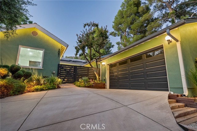 3051 Gertrude Avenue, La Crescenta CA: https://media.crmls.org/medias/d9dff953-6adc-4a8b-a3f6-0724a68c19f2.jpg
