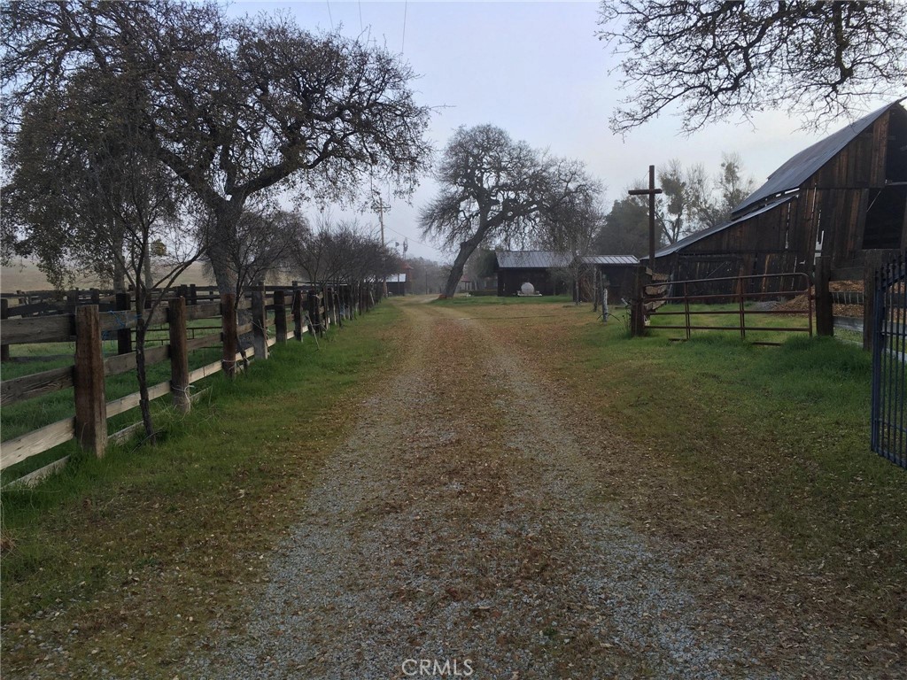 https://media.crmls.org/medias/d9e037a3-2e35-487d-980e-26606fa83c0b.jpg?preset=X-Large