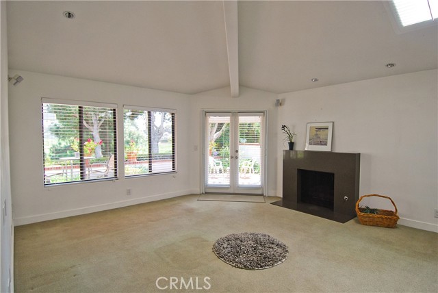 28 Fairway Drive, Manhattan Beach CA: https://media.crmls.org/medias/d9e04817-ab33-42e3-841b-034e02780f8a.jpg