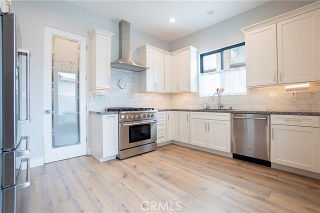 Open kitchen to prepare your holiday feast