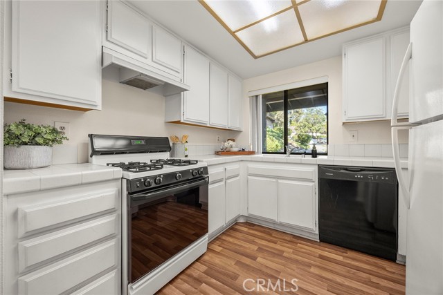 Detail Gallery Image 9 of 39 For 15930 Alta Vista Dr 613c,  La Mirada,  CA 90638 - 2 Beds | 2 Baths