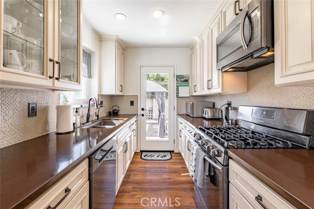5805 Bucknell Avenue, Valley Village CA: https://media.crmls.org/medias/d9e2795e-f6db-4739-b531-ede921d0f6a6.jpg