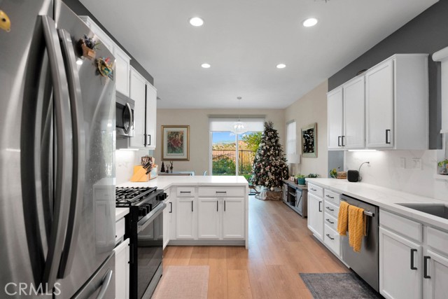 20022 Satsuma, Saugus CA: https://media.crmls.org/medias/d9e51a9b-79e9-4ae5-a41e-08c859ff6154.jpg