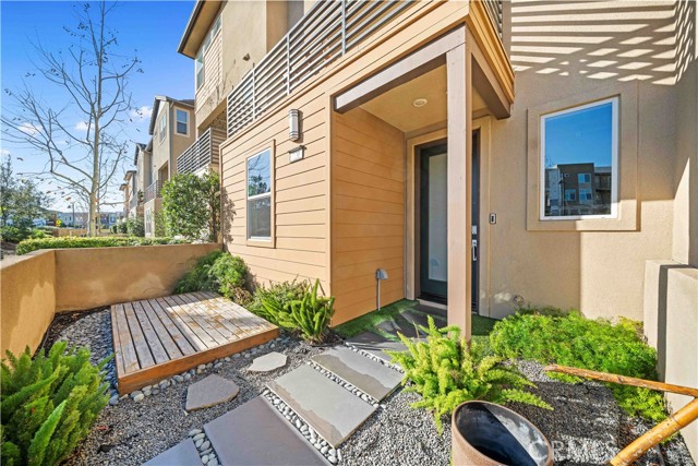 Detail Gallery Image 5 of 44 For 220 Keeper, Irvine,  CA 92618 - 3 Beds | 3/1 Baths