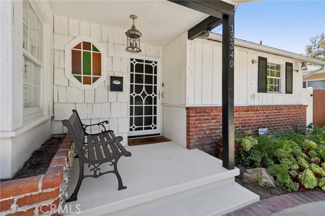 13340 Aetna Street, Valley Glen CA: https://media.crmls.org/medias/d9e5c4ba-59f4-4f45-b79d-57c92725b74f.jpg