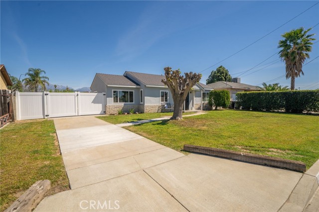 Detail Gallery Image 2 of 20 For 7499 Olive Tree Lane, Highland,  CA 92346 - 3 Beds | 1 Baths