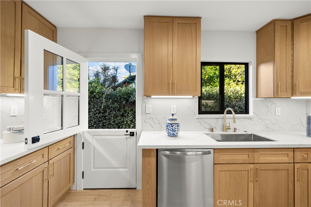 MLS #SR25268958 image #9