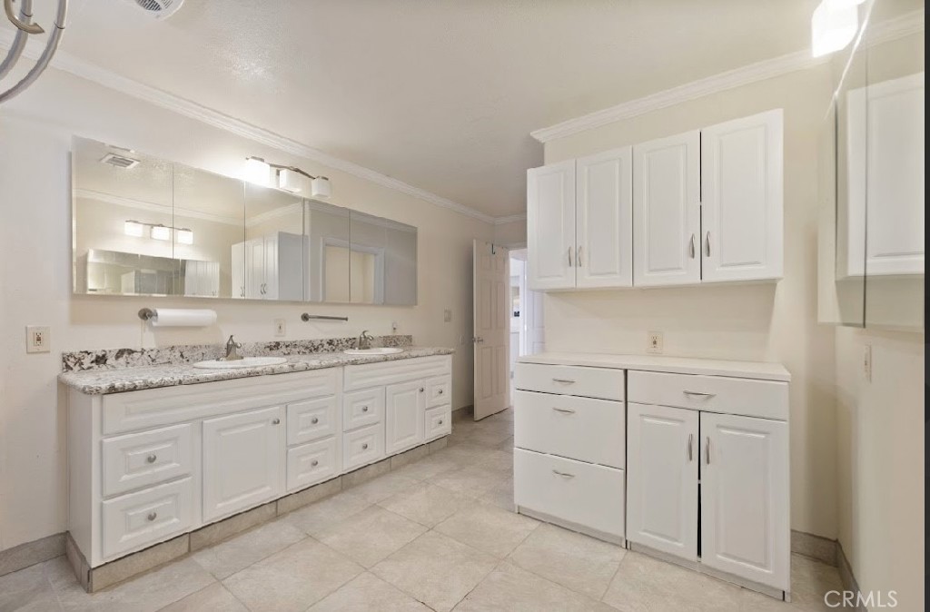 MLS #IV25225193 image #27