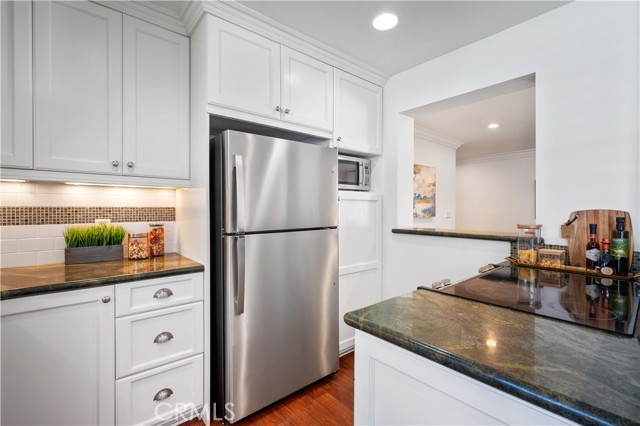 Detail Gallery Image 27 of 66 For 555 Esplanade #320,  Redondo Beach,  CA 90277 - 2 Beds | 2 Baths