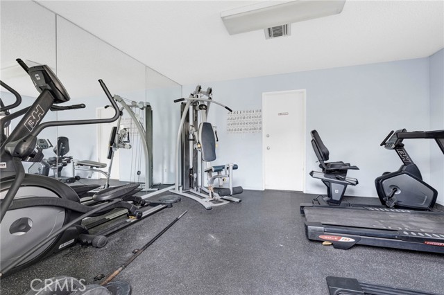 Detail Gallery Image 31 of 37 For 1711 Grismer Ave #85,  Burbank,  CA 91504 - 3 Beds | 3 Baths