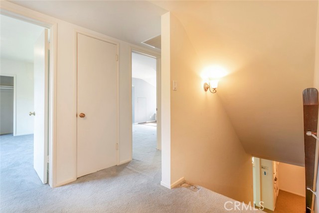 1558 Hillcrest Avenue, Glendale CA: https://media.crmls.org/medias/d9e7f1ab-8076-4b75-8f07-babe9cfbe664.jpg