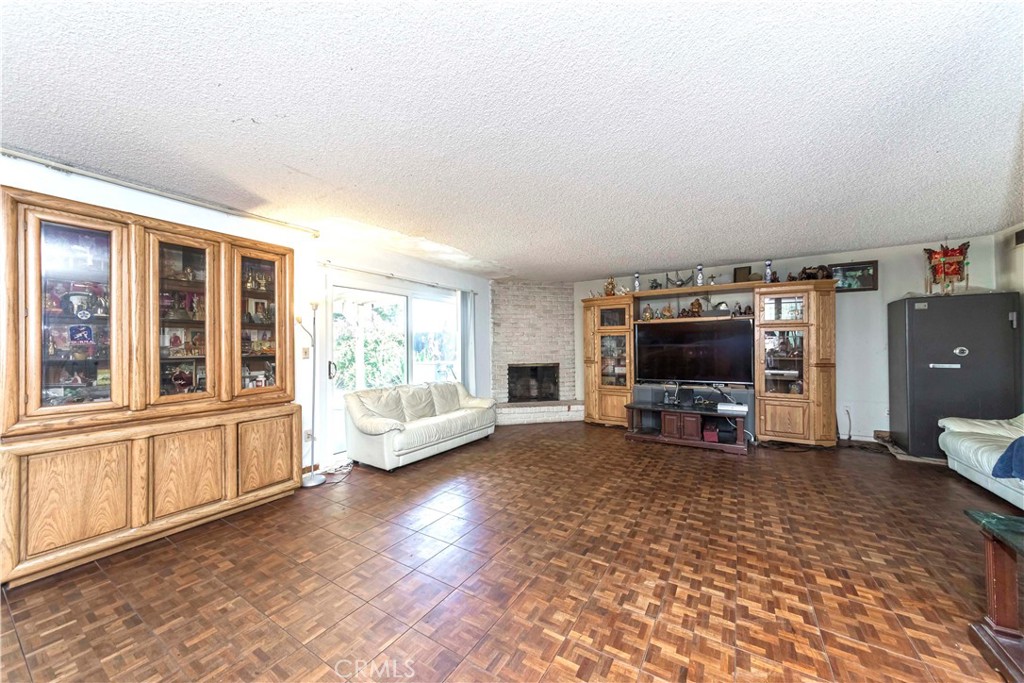 MLS #PW25129387 img 2