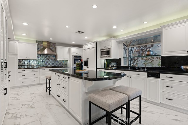 2567 Oakshore Drive, Westlake Village CA: https://media.crmls.org/medias/d9e8aa6f-3f8e-40e1-a5ad-7ccf9a9273d7.jpg